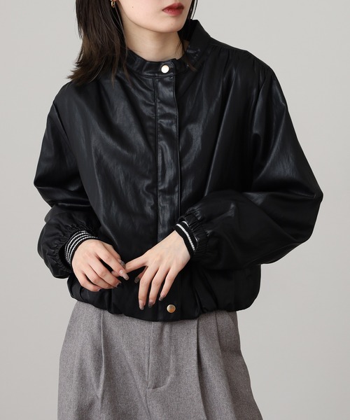 Anna Nicola(アンナニコラ)の「Anna Nicola フェイクレザーブルゾン(ノーカラージャケット・レディース・ブラック/モカ・38)」の3枚目の写真