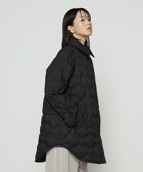 Gabardine K.T(ギャバジンケーティー)の「ステンカラー ダウン コート(ダウンジャケット/コート・レディース・ブラック/ベージュ・9号)」の8枚目の写真