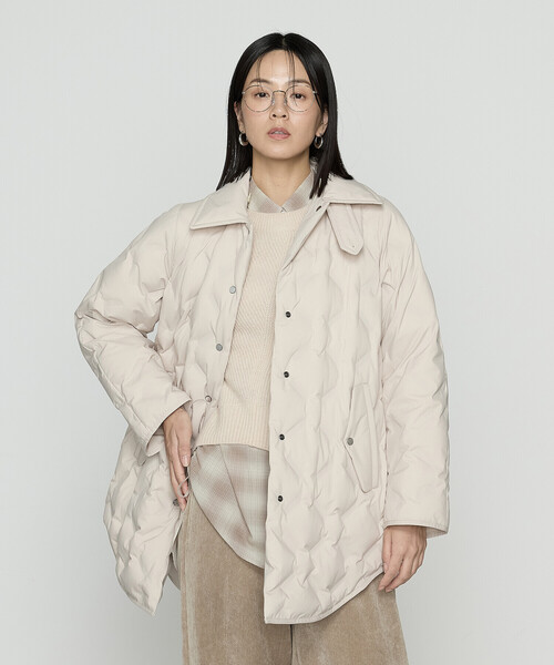 Gabardine K.T(ギャバジンケーティー)の「ステンカラー ダウン コート(ダウンジャケット/コート・レディース・ブラック/ベージュ・9号)」の19枚目の写真