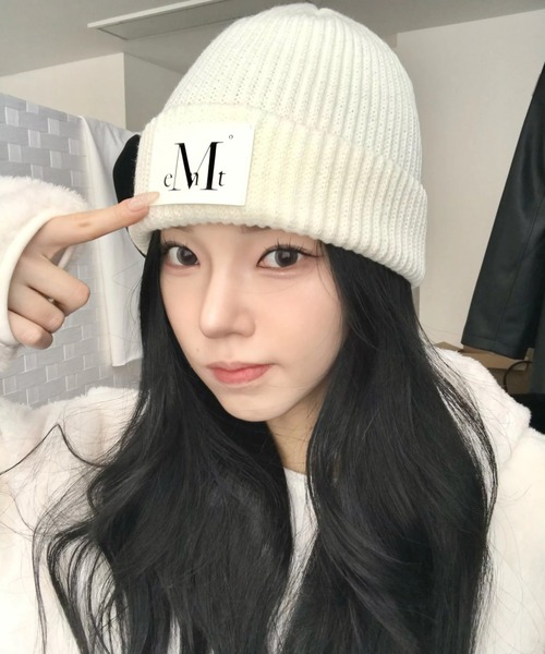 MUCENT(ムセント)の「【日本未発売/WEB限定】MUCENT(ムセント)/ロング ニット ビーニー ニット帽/BOOT LONG KNIT BEANIE(ニットキャップ/ビーニー・レディース・ブラック/アイボリー/グレー・FREE)」の2枚目の写真