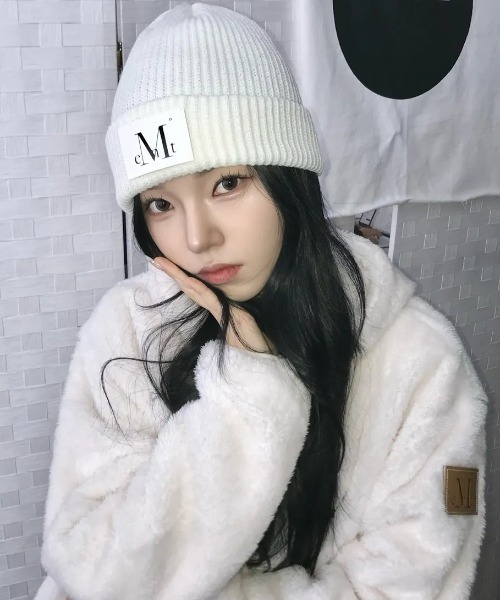 MUCENT(ムセント)の「【日本未発売/WEB限定】MUCENT(ムセント)/ロング ニット ビーニー ニット帽/BOOT LONG KNIT BEANIE(ニットキャップ/ビーニー・レディース・ブラック/アイボリー/グレー・FREE)」の8枚目の写真