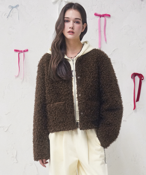 Vivacious（ビバシャス）の「Douce Touch Jacket BEIGE（ムートンコート・レディース・ベージュ・SMALL/MEDIUM）」の2枚目の写真