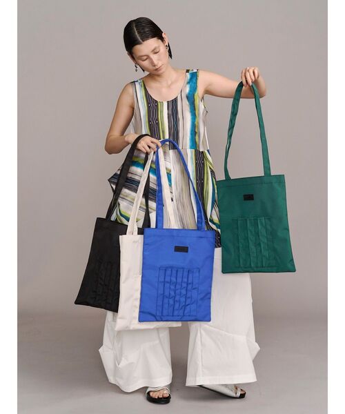 UN3D.（アンスリード）の「NYLON ORIGAMI POCKET TOTE / ナイロンオリガミポケットトート（トートバッグ・レディース・ホワイト/グリーン/ブラック/ブルー・FREE）」の6枚目の写真