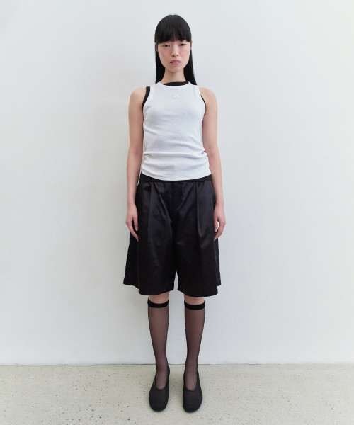 INSILENCE WOMEN(インサイレンスウーマン)の「エンブレムスリーブレスホワイト(Tシャツ/カットソー・レディース・その他・MEDIUM)」の2枚目の写真