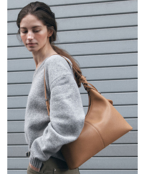 Veneta Hobo Bag Medium Beige（ショルダーバッグ）｜DEMERIEL 