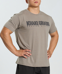 K.A.G シグネチャー1 スタンダードフィット 半袖Tシャツ (デザートカーキ)
