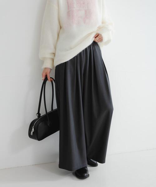 URBAN RESEARCH（アーバンリサーチ）の「ストレッチタックギャザーワイドパンツ（その他パンツ・レディース・ブルー/チャコールグレー/オフホワイト・36/38）」の3枚目の写真