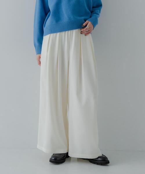URBAN RESEARCH（アーバンリサーチ）の「ストレッチタックギャザーワイドパンツ（その他パンツ・レディース・ブルー/チャコールグレー/オフホワイト・36/38）」の14枚目の写真
