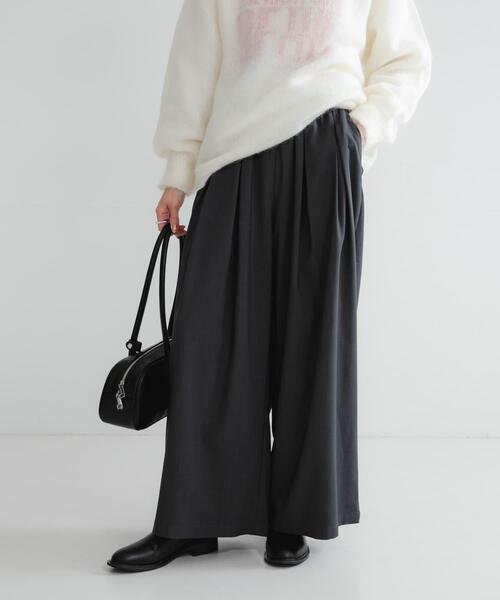 URBAN RESEARCH（アーバンリサーチ）の「ストレッチタックギャザーワイドパンツ（その他パンツ・レディース・ブルー/チャコールグレー/オフホワイト・36/38）」の18枚目の写真