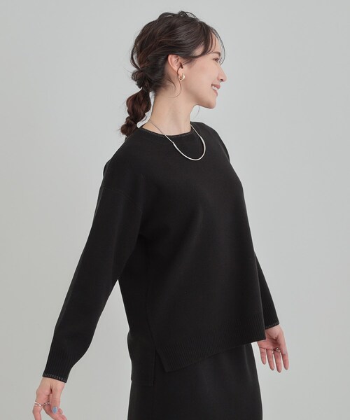 SHOO・LA・RUE（シューラルー）の「【洗濯機可/セットアップ可/毛玉になりにくい】クルーネックニット（ニット/セーター・レディース・ライトパープル/グリーン系/ダークブラウン/ブラック/イエロー系その他/ライトベージュ・01/02/03/04）」の20枚目の写真