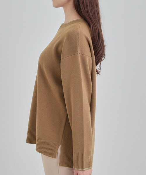 SHOO・LA・RUE（シューラルー）の「【洗濯機可/セットアップ可/毛玉になりにくい】クルーネックニット（ニット/セーター・レディース・ライトパープル/グリーン系/ダークブラウン/ブラック/イエロー系その他/ライトベージュ・01/02/03/04）」の11枚目の写真