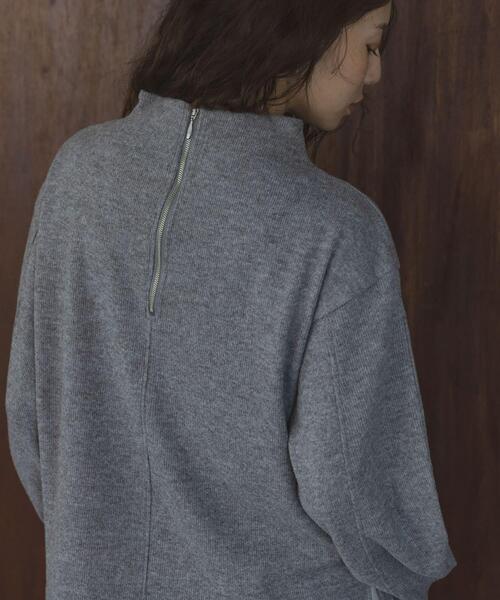 URBAN RESEARCH Sonny Label（アーバンリサーチサニーレーベル）の「ジャージーボトルネックプルオーバー（Tシャツ/カットソー・レディース・グレー/チャコールグレー/アイボリー・FREE）」の18枚目の写真