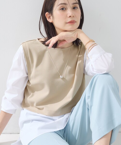 INDIVI(インディヴィ)の「【洗える/UVケア】レイヤード風デザイントップス(Tシャツ/カットソー・レディース・ベージュ/ブラック/ネイビー系5・38/15 /13/05/40/19/36)」の2枚目の写真