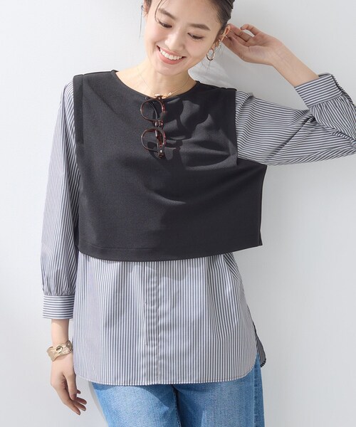 INDIVI(インディヴィ)の「【洗える/UVケア】レイヤード風デザイントップス(Tシャツ/カットソー・レディース・ベージュ/ブラック/ネイビー系5・38/15 /13/05/40/19/36)」の1枚目の写真