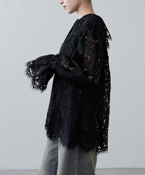 Lui's（ルイス）の「スカラップレースバックオープンシャツ（シャツ/ブラウス・レディース・ブラック/レッド・FREE）」の4枚目の写真