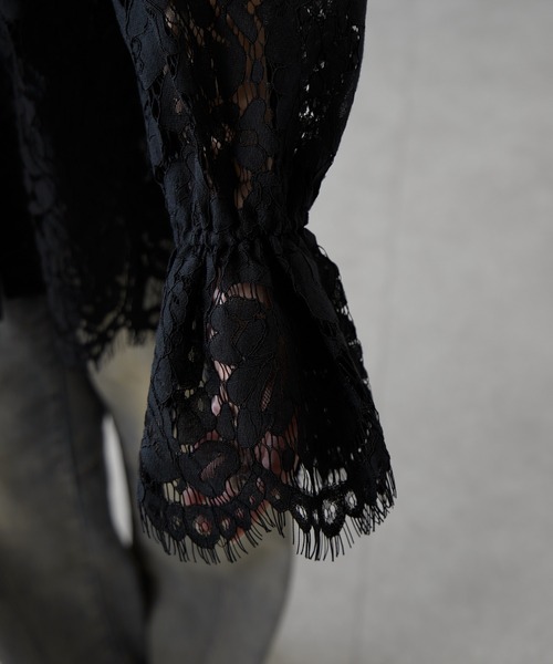 Lui's（ルイス）の「スカラップレースバックオープンシャツ（シャツ/ブラウス・レディース・ブラック/レッド・FREE）」の9枚目の写真