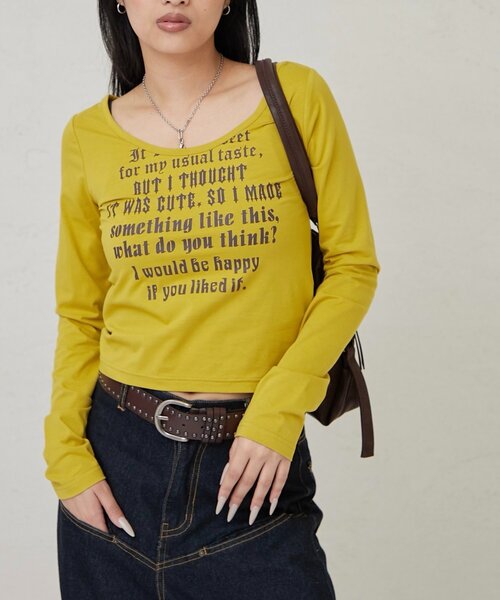 WHO'S WHO gallery（フーズフーギャラリー）の「【WEB限定】フレーズロゴトップス（Tシャツ/カットソー・レディース・ダークブラウン/ネイビー/マスタード/オフホワイト/グレー/ブラック/サックスブルー・FREE）」の7枚目の写真