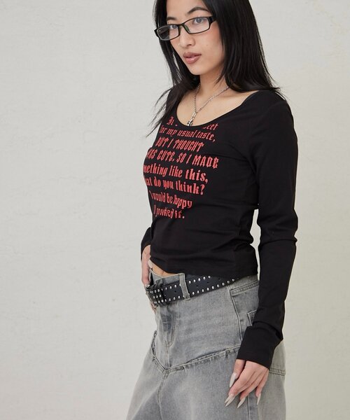 WHO'S WHO gallery（フーズフーギャラリー）の「【WEB限定】フレーズロゴトップス（Tシャツ/カットソー・レディース・ダークブラウン/ネイビー/マスタード/オフホワイト/グレー/ブラック/サックスブルー・FREE）」の22枚目の写真