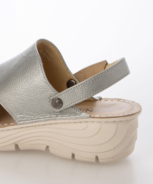 enchanted(エンチャンテッド)の「本革2WAYミュールスリングバックサンダル(サンダル・レディース・レッド/グレイッシュベージュ/ブラック/イエロー/ネイビー/ベージュ/ホワイト/シルバー・3L/L/M/S/LL)」の13枚目の写真