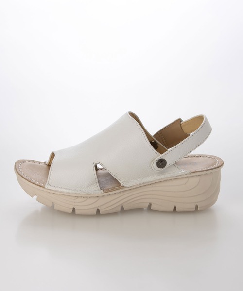 enchanted(エンチャンテッド)の「本革2WAYミュールスリングバックサンダル(サンダル・レディース・レッド/グレイッシュベージュ/ブラック/イエロー/ネイビー/ベージュ/ホワイト/シルバー・3L/L/M/S/LL)」の15枚目の写真