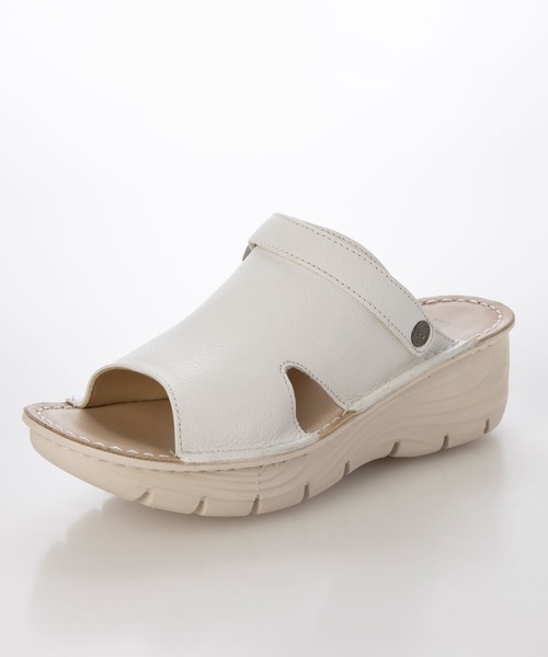 enchanted(エンチャンテッド)の「本革2WAYミュールスリングバックサンダル(サンダル・レディース・レッド/グレイッシュベージュ/ブラック/イエロー/ネイビー/ベージュ/ホワイト/シルバー・3L/L/M/S/LL)」の20枚目の写真