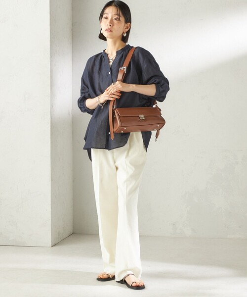 SHIPS(シップス)の「【WEB限定】George Cinq:CYLINDER BAG(ショルダーバッグ・レディース・キャメル/ブラック・ONE SIZE)」の11枚目の写真