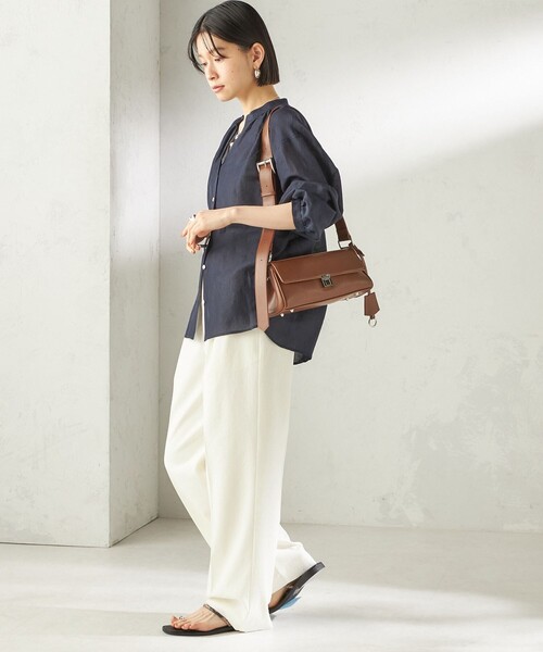 SHIPS(シップス)の「【WEB限定】George Cinq:CYLINDER BAG(ショルダーバッグ・レディース・キャメル/ブラック・ONE SIZE)」の12枚目の写真