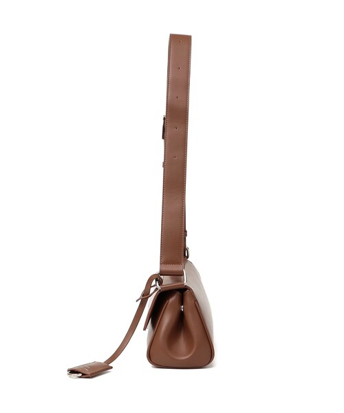 SHIPS(シップス)の「【WEB限定】George Cinq:CYLINDER BAG(ショルダーバッグ・レディース・キャメル/ブラック・ONE SIZE)」の15枚目の写真