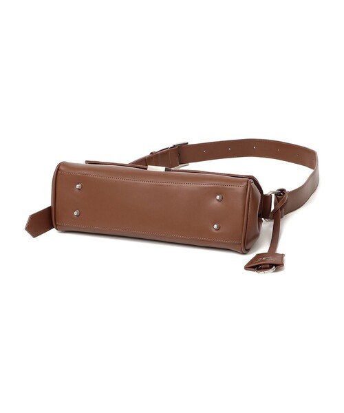 SHIPS(シップス)の「【WEB限定】George Cinq:CYLINDER BAG(ショルダーバッグ・レディース・キャメル/ブラック・ONE SIZE)」の17枚目の写真