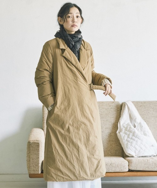 and myera(アンド マイラ)の「and myera ダウンのチェスターコート(ダウンジャケット/コート・レディース・ベージュ・LL/L/M)」の1枚目の写真