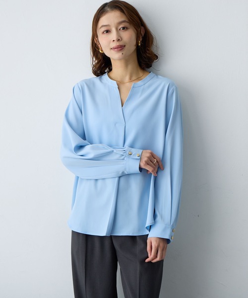 anyfee(エニフィー)の「【anyfee/大きいサイズ】とろみスキッパーブラウスチュニック (2026SS)(シャツ/ブラウス・レディース・サックスブルー/オフホワイト/ネイビー・LL/3L/4L/5L)」の13枚目の写真