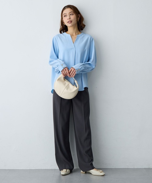 anyfee(エニフィー)の「【anyfee/大きいサイズ】とろみスキッパーブラウスチュニック (2026SS)(シャツ/ブラウス・レディース・サックスブルー/オフホワイト/ネイビー・LL/3L/4L/5L)」の22枚目の写真