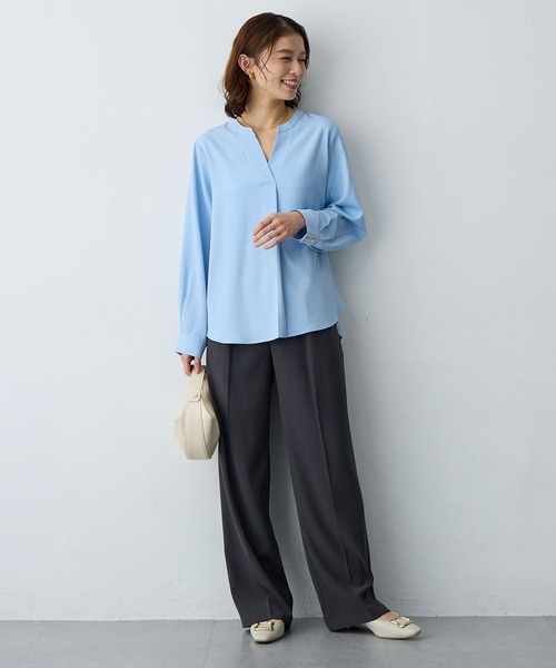 anyfee(エニフィー)の「【anyfee/大きいサイズ】とろみスキッパーブラウスチュニック (2026SS)(シャツ/ブラウス・レディース・サックスブルー/オフホワイト/ネイビー・LL/3L/4L/5L)」の4枚目の写真