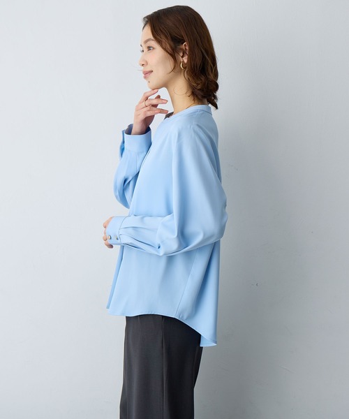 anyfee(エニフィー)の「【anyfee/大きいサイズ】とろみスキッパーブラウスチュニック (2026SS)(シャツ/ブラウス・レディース・サックスブルー/オフホワイト/ネイビー・LL/3L/4L/5L)」の9枚目の写真