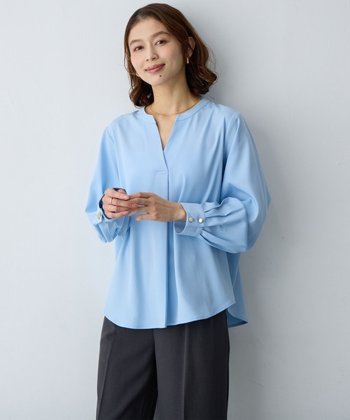 anyfee(エニフィー)の「【anyfee/大きいサイズ】とろみスキッパーブラウスチュニック (2026SS)(シャツ/ブラウス・レディース・サックスブルー/オフホワイト/ネイビー・LL/3L/4L/5L)」の10枚目の写真