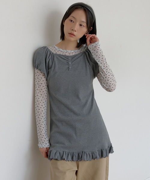 UNE MANSION(ユヌマンション)の「【2026SS新作アイテム】【UNE ORIGINAL】フロントシャーリングパフスリーブフリルミニワンピース(Tシャツ/カットソー・レディース・グレー/ベージュ/ブラック・FREE)」の2枚目の写真