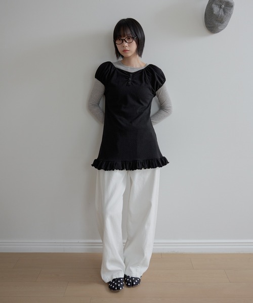 UNE MANSION(ユヌマンション)の「【2026SS新作アイテム】【UNE ORIGINAL】フロントシャーリングパフスリーブフリルミニワンピース(Tシャツ/カットソー・レディース・グレー/ベージュ/ブラック・FREE)」の4枚目の写真