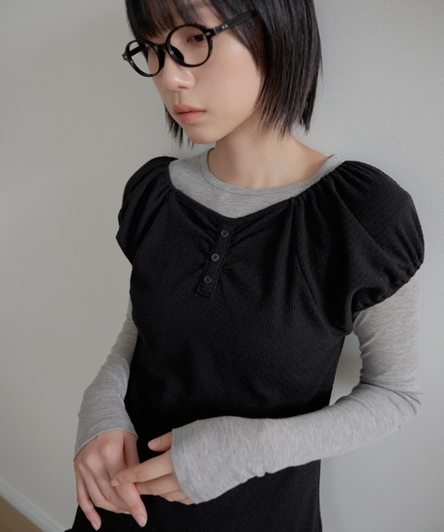 UNE MANSION(ユヌマンション)の「【2026SS新作アイテム】【UNE ORIGINAL】フロントシャーリングパフスリーブフリルミニワンピース(Tシャツ/カットソー・レディース・グレー/ベージュ/ブラック・FREE)」の11枚目の写真