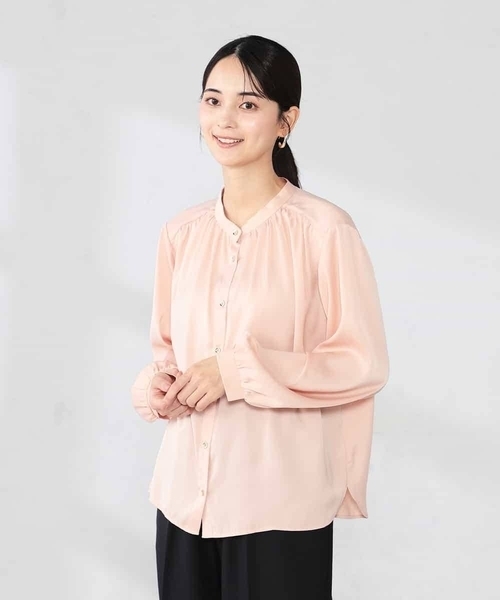 a.v.v(アーヴェヴェ)の「【洗える】サテンギャザーブラウス(シャツ/ブラウス・レディース・ピンク/ホワイト/ネイビー・34/36/38/40/42)」の21枚目の写真