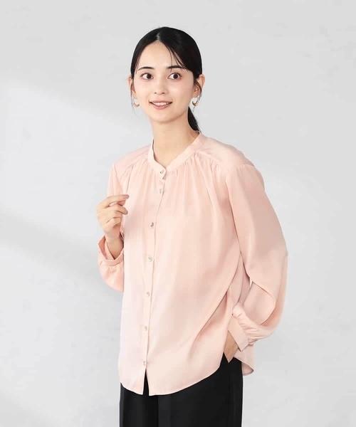 a.v.v(アーヴェヴェ)の「【洗える】サテンギャザーブラウス(シャツ/ブラウス・レディース・ピンク/ホワイト/ネイビー・34/36/38/40/42)」の22枚目の写真