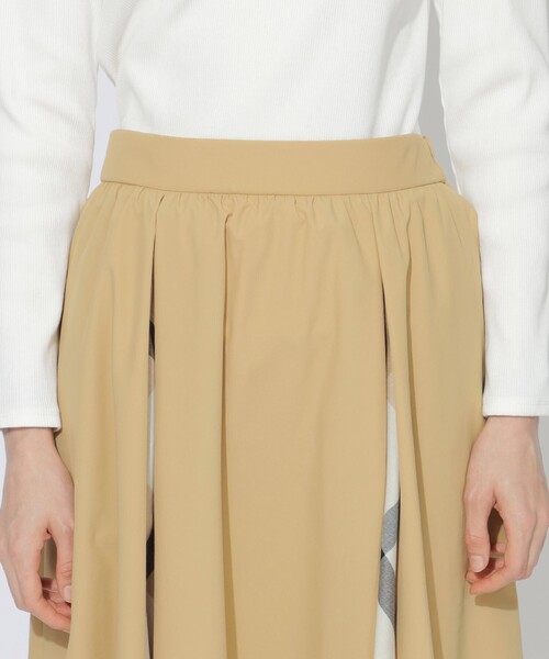 CB CRESTBRIDGE（シービークレストブリッジ）の「パーシャルチェックタイプライタースカート（スカート・レディース・ベージュ系その他/ブラック・S/M）」の13枚目の写真