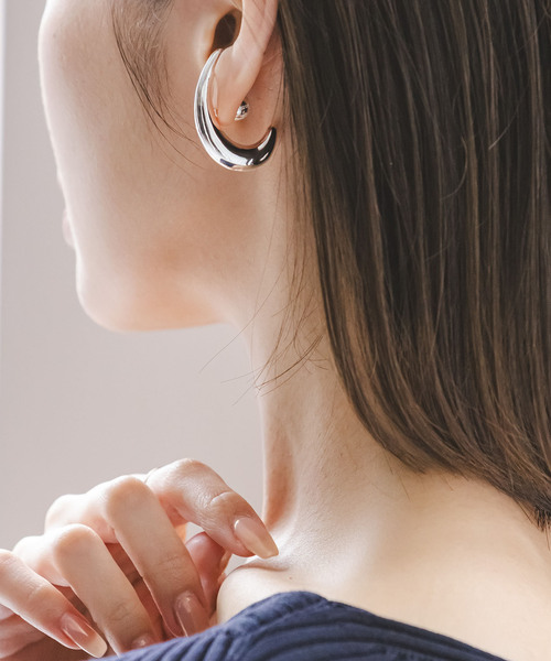 in mood(インムード)の「in mood/インムード CRESCENT pierce(ピアス(両耳用)・レディース・シルバー/ゴールド・FREE)」の1枚目の写真