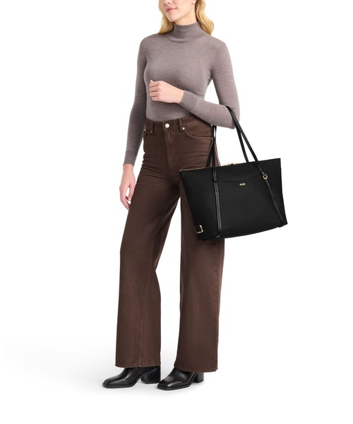 TUMI（トゥミ）の「VOYAGEUR Qトート（トートバッグ・レディース・グリーン系その他・FREE）」の3枚目の写真