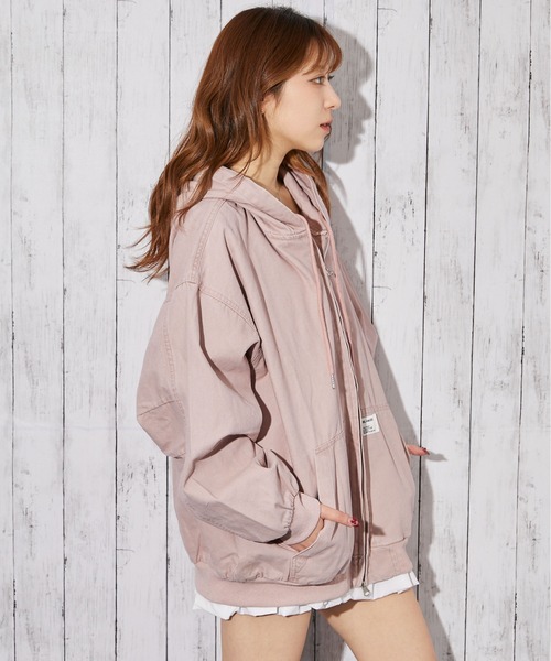 GORGE（ゴージ）の「《ツイル素材×ビッグフード》フード付きZIPジャケット／秋冬春／全3色（その他アウター・レディース・ピンク/キャメル/チャコール・F）」の15枚目の写真