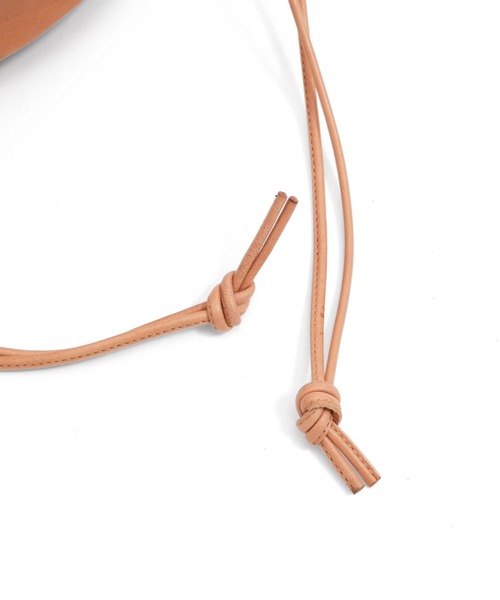 STANDARD SUPPLY（スタンダードサプライ）の「アーツアンドクラフツ / HORSE LEATHER ホースレザー / DRAW STRINGS POUCH M ドローストリングポーチM（ハンドバッグ・レディース・チョコ/ブラック/タン・FREE）」の6枚目の写真