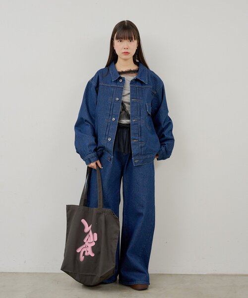 WHIMSIC(ウィムジック)の「【UNISEX】フローイング ロゴ シルクスクリーン プリントトートバック(トートバッグ・メンズ・ブルー/チャコールグレー/ピンク・FREE)」の8枚目の写真