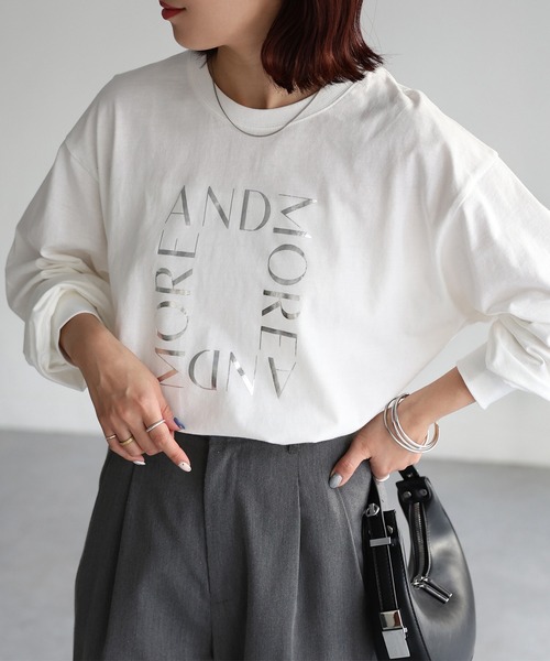 Riberry(リベリー)の「【イージーケア】スクエアロゴプリントロンT(Tシャツ/カットソー・レディース・ホワイト×ブラック/ホワイト×シルバー/グレー系・FREE)」の7枚目の写真