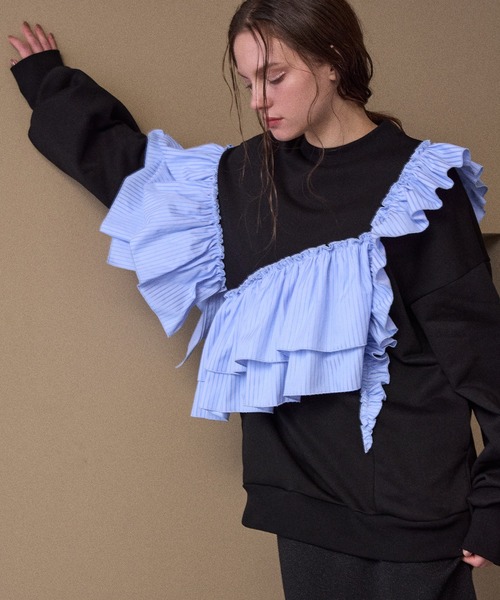 MIELI INVARIANT（ミエリインヴァリアント）の「Pinstripe Frill Sweat Pull Over（スウェット・レディース・ブラック系その他/ブラック・FREE）」の15枚目の写真