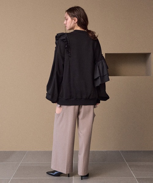 MIELI INVARIANT（ミエリインヴァリアント）の「Pinstripe Frill Sweat Pull Over（スウェット・レディース・ブラック系その他/ブラック・FREE）」の12枚目の写真