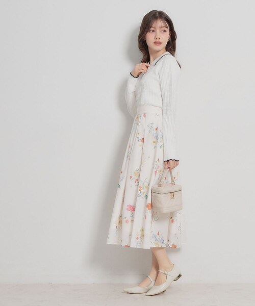 couture brooch(クチュールブローチ)の「【洗える着映え】ビジュー釦ポロニット(ニット/セーター・レディース・ライトグレー/ブラック/オフホワイト・38/36/42)」の20枚目の写真